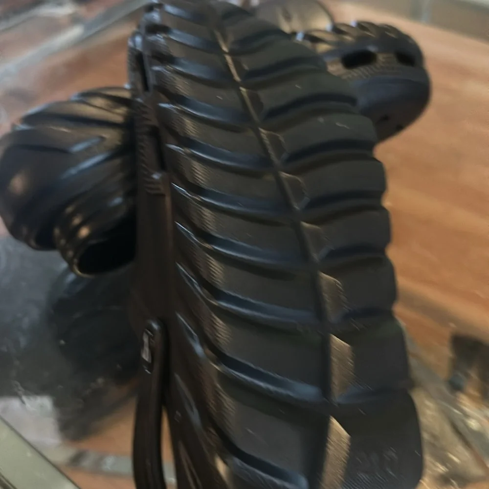 Clogs - Picture 8 of 9